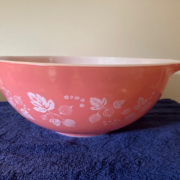 Gooseberry Pyrex VTG Pink #444 Mixing Bowl - Picture 5 of 10
